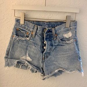 Levi’s wedgie high rise short